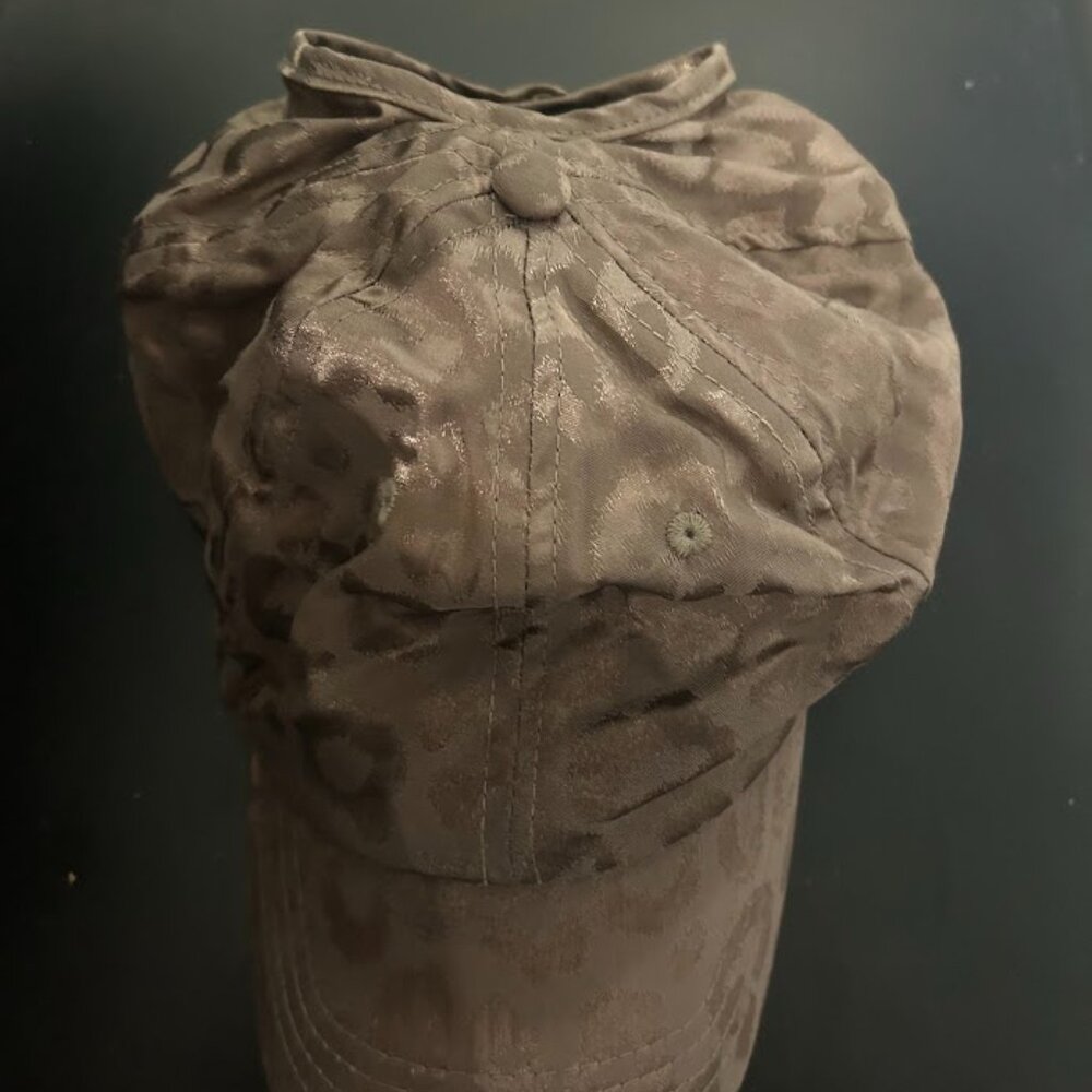 Ponytail hat - Like new